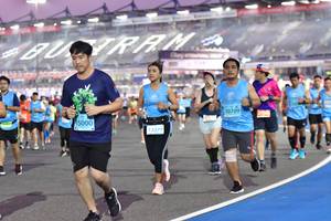 BIB: 10709, 5000, 12279
                            <button type="button" onclick="openModal(10923146)" class="btn btn-primary btn-sm float-right btn-popup" data-toggle="modal" data-target=".modal-high-quality">
                        <i class="fas fa-shopping-cart"></i> Add to Cart
                    </button>
                                            <button type="button" onclick="isThisMe(10923146, true)" class="btn btn-success btn-sm float-right btn-popup btn-isme hidden" data-toggle="tooltip" data-placement="bottom" title="นี่คือรูปของคุณใช่ไหม คลิกที่นี่เพื่อเอาเข้าอัลบั้ม">
                        <i class="fas fa-plus"></i> Add to album
                    </button>
                    <button type="button" onclick="isThisMe(10923146, false)" class="btn btn-warning btn-sm float-right btn-popup btn-isnotme hidden">
                        <i class="fas fa-ban"></i> Remove from album
                    </button>
