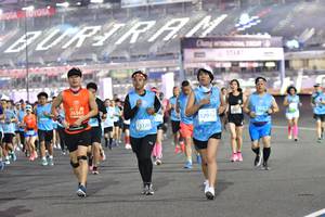 BIB: 26363, 1292, 13320
                            <button type="button" onclick="openModal(10914921)" class="btn btn-primary btn-sm float-right btn-popup" data-toggle="modal" data-target=".modal-high-quality">
                        <i class="fas fa-shopping-cart"></i> Add to Cart
                    </button>
                                            <button type="button" onclick="isThisMe(10914921, true)" class="btn btn-success btn-sm float-right btn-popup btn-isme hidden" data-toggle="tooltip" data-placement="bottom" title="นี่คือรูปของคุณใช่ไหม คลิกที่นี่เพื่อเอาเข้าอัลบั้ม">
                        <i class="fas fa-plus"></i> Add to album
                    </button>
                    <button type="button" onclick="isThisMe(10914921, false)" class="btn btn-warning btn-sm float-right btn-popup btn-isnotme hidden">
                        <i class="fas fa-ban"></i> Remove from album
                    </button>