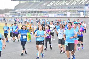 BIB: 16143, 070177, 0975
                            <button type="button" onclick="openModal(10936006)" class="btn btn-primary btn-sm float-right btn-popup" data-toggle="modal" data-target=".modal-high-quality">
                        <i class="fas fa-shopping-cart"></i> Add to Cart
                    </button>
                                            <button type="button" onclick="isThisMe(10936006, true)" class="btn btn-success btn-sm float-right btn-popup btn-isme hidden" data-toggle="tooltip" data-placement="bottom" title="นี่คือรูปของคุณใช่ไหม คลิกที่นี่เพื่อเอาเข้าอัลบั้ม">
                        <i class="fas fa-plus"></i> Add to album
                    </button>
                    <button type="button" onclick="isThisMe(10936006, false)" class="btn btn-warning btn-sm float-right btn-popup btn-isnotme hidden">
                        <i class="fas fa-ban"></i> Remove from album
                    </button>