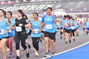 BIB: 16777, 17155, 5400
                            <button type="button" onclick="openModal(10934164)" class="btn btn-primary btn-sm float-right btn-popup" data-toggle="modal" data-target=".modal-high-quality">
                        <i class="fas fa-shopping-cart"></i> Add to Cart
                    </button>
                                            <button type="button" onclick="isThisMe(10934164, true)" class="btn btn-success btn-sm float-right btn-popup btn-isme hidden" data-toggle="tooltip" data-placement="bottom" title="นี่คือรูปของคุณใช่ไหม คลิกที่นี่เพื่อเอาเข้าอัลบั้ม">
                        <i class="fas fa-plus"></i> Add to album
                    </button>
                    <button type="button" onclick="isThisMe(10934164, false)" class="btn btn-warning btn-sm float-right btn-popup btn-isnotme hidden">
                        <i class="fas fa-ban"></i> Remove from album
                    </button>