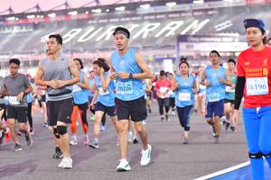 BIB: 70226, 16196
                            <button type="button" onclick="openModal(10931206)" class="btn btn-primary btn-sm float-right btn-popup" data-toggle="modal" data-target=".modal-high-quality">
                        <i class="fas fa-shopping-cart"></i> Add to Cart
                    </button>
                                            <button type="button" onclick="isThisMe(10931206, true)" class="btn btn-success btn-sm float-right btn-popup btn-isme hidden" data-toggle="tooltip" data-placement="bottom" title="นี่คือรูปของคุณใช่ไหม คลิกที่นี่เพื่อเอาเข้าอัลบั้ม">
                        <i class="fas fa-plus"></i> Add to album
                    </button>
                    <button type="button" onclick="isThisMe(10931206, false)" class="btn btn-warning btn-sm float-right btn-popup btn-isnotme hidden">
                        <i class="fas fa-ban"></i> Remove from album
                    </button>
