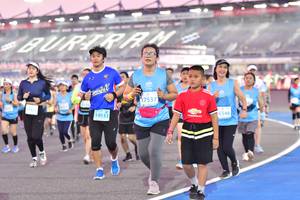 BIB: 7537, 16348, 14833
                            <button type="button" onclick="openModal(10931011)" class="btn btn-primary btn-sm float-right btn-popup" data-toggle="modal" data-target=".modal-high-quality">
                        <i class="fas fa-shopping-cart"></i> Add to Cart
                    </button>
                                            <button type="button" onclick="isThisMe(10931011, true)" class="btn btn-success btn-sm float-right btn-popup btn-isme hidden" data-toggle="tooltip" data-placement="bottom" title="นี่คือรูปของคุณใช่ไหม คลิกที่นี่เพื่อเอาเข้าอัลบั้ม">
                        <i class="fas fa-plus"></i> Add to album
                    </button>
                    <button type="button" onclick="isThisMe(10931011, false)" class="btn btn-warning btn-sm float-right btn-popup btn-isnotme hidden">
                        <i class="fas fa-ban"></i> Remove from album
                    </button>