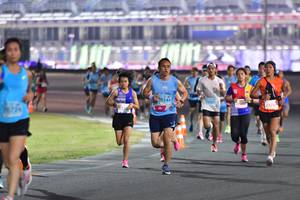 BIB: 0344, 2376, 724
                            <button type="button" onclick="openModal(10906648)" class="btn btn-primary btn-sm float-right btn-popup" data-toggle="modal" data-target=".modal-high-quality">
                        <i class="fas fa-shopping-cart"></i> Add to Cart
                    </button>
                                            <button type="button" onclick="isThisMe(10906648, true)" class="btn btn-success btn-sm float-right btn-popup btn-isme hidden" data-toggle="tooltip" data-placement="bottom" title="นี่คือรูปของคุณใช่ไหม คลิกที่นี่เพื่อเอาเข้าอัลบั้ม">
                        <i class="fas fa-plus"></i> Add to album
                    </button>
                    <button type="button" onclick="isThisMe(10906648, false)" class="btn btn-warning btn-sm float-right btn-popup btn-isnotme hidden">
                        <i class="fas fa-ban"></i> Remove from album
                    </button>