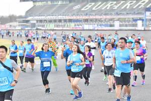 BIB: 216, 16143, 70177, 0975, 0211
                            <button type="button" onclick="openModal(10935978)" class="btn btn-primary btn-sm float-right btn-popup" data-toggle="modal" data-target=".modal-high-quality">
                        <i class="fas fa-shopping-cart"></i> Add to Cart
                    </button>
                                            <button type="button" onclick="isThisMe(10935978, true)" class="btn btn-success btn-sm float-right btn-popup btn-isme hidden" data-toggle="tooltip" data-placement="bottom" title="นี่คือรูปของคุณใช่ไหม คลิกที่นี่เพื่อเอาเข้าอัลบั้ม">
                        <i class="fas fa-plus"></i> Add to album
                    </button>
                    <button type="button" onclick="isThisMe(10935978, false)" class="btn btn-warning btn-sm float-right btn-popup btn-isnotme hidden">
                        <i class="fas fa-ban"></i> Remove from album
                    </button>