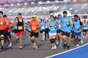 BIB: 110, 26832, 26799, 12302, 10314, 11032
                            <button type="button" onclick="openModal(10917546)" class="btn btn-primary btn-sm float-right btn-popup" data-toggle="modal" data-target=".modal-high-quality">
                        <i class="fas fa-shopping-cart"></i> Add to Cart
                    </button>
                                            <button type="button" onclick="isThisMe(10917546, true)" class="btn btn-success btn-sm float-right btn-popup btn-isme hidden" data-toggle="tooltip" data-placement="bottom" title="นี่คือรูปของคุณใช่ไหม คลิกที่นี่เพื่อเอาเข้าอัลบั้ม">
                        <i class="fas fa-plus"></i> Add to album
                    </button>
                    <button type="button" onclick="isThisMe(10917546, false)" class="btn btn-warning btn-sm float-right btn-popup btn-isnotme hidden">
                        <i class="fas fa-ban"></i> Remove from album
                    </button>