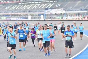 BIB: 14264, 10017, 70211, 975
                            <button type="button" onclick="openModal(10935968)" class="btn btn-primary btn-sm float-right btn-popup" data-toggle="modal" data-target=".modal-high-quality">
                        <i class="fas fa-shopping-cart"></i> Add to Cart
                    </button>
                                            <button type="button" onclick="isThisMe(10935968, true)" class="btn btn-success btn-sm float-right btn-popup btn-isme hidden" data-toggle="tooltip" data-placement="bottom" title="นี่คือรูปของคุณใช่ไหม คลิกที่นี่เพื่อเอาเข้าอัลบั้ม">
                        <i class="fas fa-plus"></i> Add to album
                    </button>
                    <button type="button" onclick="isThisMe(10935968, false)" class="btn btn-warning btn-sm float-right btn-popup btn-isnotme hidden">
                        <i class="fas fa-ban"></i> Remove from album
                    </button>