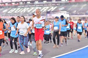 BIB: 14389, 16427, 6845
                            <button type="button" onclick="openModal(10933804)" class="btn btn-primary btn-sm float-right btn-popup" data-toggle="modal" data-target=".modal-high-quality">
                        <i class="fas fa-shopping-cart"></i> Add to Cart
                    </button>
                                            <button type="button" onclick="isThisMe(10933804, true)" class="btn btn-success btn-sm float-right btn-popup btn-isme hidden" data-toggle="tooltip" data-placement="bottom" title="นี่คือรูปของคุณใช่ไหม คลิกที่นี่เพื่อเอาเข้าอัลบั้ม">
                        <i class="fas fa-plus"></i> Add to album
                    </button>
                    <button type="button" onclick="isThisMe(10933804, false)" class="btn btn-warning btn-sm float-right btn-popup btn-isnotme hidden">
                        <i class="fas fa-ban"></i> Remove from album
                    </button>
