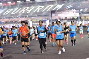 BIB: 26363, 1294, 13320
                            <button type="button" onclick="openModal(10914677)" class="btn btn-primary btn-sm float-right btn-popup" data-toggle="modal" data-target=".modal-high-quality">
                        <i class="fas fa-shopping-cart"></i> Add to Cart
                    </button>
                                            <button type="button" onclick="isThisMe(10914677, true)" class="btn btn-success btn-sm float-right btn-popup btn-isme hidden" data-toggle="tooltip" data-placement="bottom" title="นี่คือรูปของคุณใช่ไหม คลิกที่นี่เพื่อเอาเข้าอัลบั้ม">
                        <i class="fas fa-plus"></i> Add to album
                    </button>
                    <button type="button" onclick="isThisMe(10914677, false)" class="btn btn-warning btn-sm float-right btn-popup btn-isnotme hidden">
                        <i class="fas fa-ban"></i> Remove from album
                    </button>
