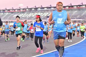 BIB: 215, 13528, 16813
                            <button type="button" onclick="openModal(10931578)" class="btn btn-primary btn-sm float-right btn-popup" data-toggle="modal" data-target=".modal-high-quality">
                        <i class="fas fa-shopping-cart"></i> Add to Cart
                    </button>
                                            <button type="button" onclick="isThisMe(10931578, true)" class="btn btn-success btn-sm float-right btn-popup btn-isme hidden" data-toggle="tooltip" data-placement="bottom" title="นี่คือรูปของคุณใช่ไหม คลิกที่นี่เพื่อเอาเข้าอัลบั้ม">
                        <i class="fas fa-plus"></i> Add to album
                    </button>
                    <button type="button" onclick="isThisMe(10931578, false)" class="btn btn-warning btn-sm float-right btn-popup btn-isnotme hidden">
                        <i class="fas fa-ban"></i> Remove from album
                    </button>