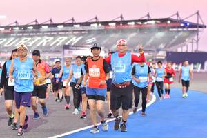 BIB: 10895, 24254, 10291, 
                            <button type="button" onclick="openModal(10931858)" class="btn btn-primary btn-sm float-right btn-popup" data-toggle="modal" data-target=".modal-high-quality">
                        <i class="fas fa-shopping-cart"></i> Add to Cart
                    </button>
                                            <button type="button" onclick="isThisMe(10931858, true)" class="btn btn-success btn-sm float-right btn-popup btn-isme hidden" data-toggle="tooltip" data-placement="bottom" title="นี่คือรูปของคุณใช่ไหม คลิกที่นี่เพื่อเอาเข้าอัลบั้ม">
                        <i class="fas fa-plus"></i> Add to album
                    </button>
                    <button type="button" onclick="isThisMe(10931858, false)" class="btn btn-warning btn-sm float-right btn-popup btn-isnotme hidden">
                        <i class="fas fa-ban"></i> Remove from album
                    </button>