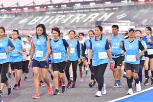 BIB: 14525, 14909, 2398, 3055, 3143, 17773, 17136
                            <button type="button" onclick="openModal(10933984)" class="btn btn-primary btn-sm float-right btn-popup" data-toggle="modal" data-target=".modal-high-quality">
                        <i class="fas fa-shopping-cart"></i> Add to Cart
                    </button>
                                            <button type="button" onclick="isThisMe(10933984, true)" class="btn btn-success btn-sm float-right btn-popup btn-isme hidden" data-toggle="tooltip" data-placement="bottom" title="นี่คือรูปของคุณใช่ไหม คลิกที่นี่เพื่อเอาเข้าอัลบั้ม">
                        <i class="fas fa-plus"></i> Add to album
                    </button>
                    <button type="button" onclick="isThisMe(10933984, false)" class="btn btn-warning btn-sm float-right btn-popup btn-isnotme hidden">
                        <i class="fas fa-ban"></i> Remove from album
                    </button>