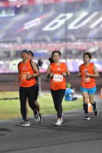 BIB: 256, 29108, 21489
                            <button type="button" onclick="openModal(10899075)" class="btn btn-primary btn-sm float-right btn-popup" data-toggle="modal" data-target=".modal-high-quality">
                        <i class="fas fa-shopping-cart"></i> Add to Cart
                    </button>
                                            <button type="button" onclick="isThisMe(10899075, true)" class="btn btn-success btn-sm float-right btn-popup btn-isme hidden" data-toggle="tooltip" data-placement="bottom" title="นี่คือรูปของคุณใช่ไหม คลิกที่นี่เพื่อเอาเข้าอัลบั้ม">
                        <i class="fas fa-plus"></i> Add to album
                    </button>
                    <button type="button" onclick="isThisMe(10899075, false)" class="btn btn-warning btn-sm float-right btn-popup btn-isnotme hidden">
                        <i class="fas fa-ban"></i> Remove from album
                    </button>