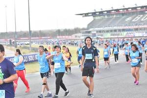 BIB: 14613, 10222, 184
                            <button type="button" onclick="openModal(10935527)" class="btn btn-primary btn-sm float-right btn-popup" data-toggle="modal" data-target=".modal-high-quality">
                        <i class="fas fa-shopping-cart"></i> Add to Cart
                    </button>
                                            <button type="button" onclick="isThisMe(10935527, true)" class="btn btn-success btn-sm float-right btn-popup btn-isme hidden" data-toggle="tooltip" data-placement="bottom" title="นี่คือรูปของคุณใช่ไหม คลิกที่นี่เพื่อเอาเข้าอัลบั้ม">
                        <i class="fas fa-plus"></i> Add to album
                    </button>
                    <button type="button" onclick="isThisMe(10935527, false)" class="btn btn-warning btn-sm float-right btn-popup btn-isnotme hidden">
                        <i class="fas fa-ban"></i> Remove from album
                    </button>