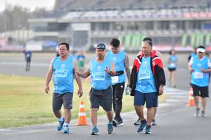 BIB: 10987, 10983, 10988
                            <button type="button" onclick="openModal(10940638)" class="btn btn-primary btn-sm float-right btn-popup" data-toggle="modal" data-target=".modal-high-quality">
                        <i class="fas fa-shopping-cart"></i> Add to Cart
                    </button>
                                            <button type="button" onclick="isThisMe(10940638, true)" class="btn btn-success btn-sm float-right btn-popup btn-isme hidden" data-toggle="tooltip" data-placement="bottom" title="นี่คือรูปของคุณใช่ไหม คลิกที่นี่เพื่อเอาเข้าอัลบั้ม">
                        <i class="fas fa-plus"></i> Add to album
                    </button>
                    <button type="button" onclick="isThisMe(10940638, false)" class="btn btn-warning btn-sm float-right btn-popup btn-isnotme hidden">
                        <i class="fas fa-ban"></i> Remove from album
                    </button>