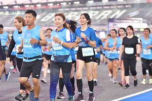 BIB: 1452, 16548, 12209
                            <button type="button" onclick="openModal(10934097)" class="btn btn-primary btn-sm float-right btn-popup" data-toggle="modal" data-target=".modal-high-quality">
                        <i class="fas fa-shopping-cart"></i> Add to Cart
                    </button>
                                            <button type="button" onclick="isThisMe(10934097, true)" class="btn btn-success btn-sm float-right btn-popup btn-isme hidden" data-toggle="tooltip" data-placement="bottom" title="นี่คือรูปของคุณใช่ไหม คลิกที่นี่เพื่อเอาเข้าอัลบั้ม">
                        <i class="fas fa-plus"></i> Add to album
                    </button>
                    <button type="button" onclick="isThisMe(10934097, false)" class="btn btn-warning btn-sm float-right btn-popup btn-isnotme hidden">
                        <i class="fas fa-ban"></i> Remove from album
                    </button>