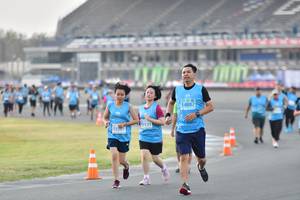 BIB: 14887, 17131, 101
                            <button type="button" onclick="openModal(10939413)" class="btn btn-primary btn-sm float-right btn-popup" data-toggle="modal" data-target=".modal-high-quality">
                        <i class="fas fa-shopping-cart"></i> Add to Cart
                    </button>
                                            <button type="button" onclick="isThisMe(10939413, true)" class="btn btn-success btn-sm float-right btn-popup btn-isme hidden" data-toggle="tooltip" data-placement="bottom" title="นี่คือรูปของคุณใช่ไหม คลิกที่นี่เพื่อเอาเข้าอัลบั้ม">
                        <i class="fas fa-plus"></i> Add to album
                    </button>
                    <button type="button" onclick="isThisMe(10939413, false)" class="btn btn-warning btn-sm float-right btn-popup btn-isnotme hidden">
                        <i class="fas fa-ban"></i> Remove from album
                    </button>
