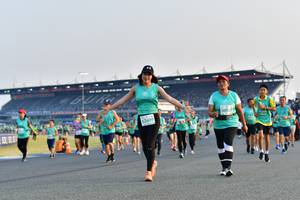 BIB: 50927, 52409
                            <button type="button" onclick="openModal(10550529)" class="btn btn-primary btn-sm float-right btn-popup" data-toggle="modal" data-target=".modal-high-quality">
                        <i class="fas fa-shopping-cart"></i> Add to Cart
                    </button>
                                            <button type="button" onclick="isThisMe(10550529, true)" class="btn btn-success btn-sm float-right btn-popup btn-isme hidden" data-toggle="tooltip" data-placement="bottom" title="นี่คือรูปของคุณใช่ไหม คลิกที่นี่เพื่อเอาเข้าอัลบั้ม">
                        <i class="fas fa-plus"></i> Add to album
                    </button>
                    <button type="button" onclick="isThisMe(10550529, false)" class="btn btn-warning btn-sm float-right btn-popup btn-isnotme hidden">
                        <i class="fas fa-ban"></i> Remove from album
                    </button>