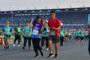 BIB: 530, 50126, 50993, 50147, 0311
                            <button type="button" onclick="openModal(10561882)" class="btn btn-primary btn-sm float-right btn-popup" data-toggle="modal" data-target=".modal-high-quality">
                        <i class="fas fa-shopping-cart"></i> Add to Cart
                    </button>
                                            <button type="button" onclick="isThisMe(10561882, true)" class="btn btn-success btn-sm float-right btn-popup btn-isme hidden" data-toggle="tooltip" data-placement="bottom" title="นี่คือรูปของคุณใช่ไหม คลิกที่นี่เพื่อเอาเข้าอัลบั้ม">
                        <i class="fas fa-plus"></i> Add to album
                    </button>
                    <button type="button" onclick="isThisMe(10561882, false)" class="btn btn-warning btn-sm float-right btn-popup btn-isnotme hidden">
                        <i class="fas fa-ban"></i> Remove from album
                    </button>