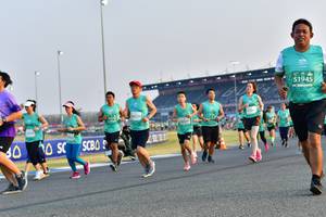 BIB: 51945, 90529, 300
                            <button type="button" onclick="openModal(10550743)" class="btn btn-primary btn-sm float-right btn-popup" data-toggle="modal" data-target=".modal-high-quality">
                        <i class="fas fa-shopping-cart"></i> Add to Cart
                    </button>
                                            <button type="button" onclick="isThisMe(10550743, true)" class="btn btn-success btn-sm float-right btn-popup btn-isme hidden" data-toggle="tooltip" data-placement="bottom" title="นี่คือรูปของคุณใช่ไหม คลิกที่นี่เพื่อเอาเข้าอัลบั้ม">
                        <i class="fas fa-plus"></i> Add to album
                    </button>
                    <button type="button" onclick="isThisMe(10550743, false)" class="btn btn-warning btn-sm float-right btn-popup btn-isnotme hidden">
                        <i class="fas fa-ban"></i> Remove from album
                    </button>