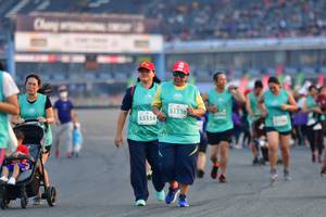 BIB: 53336, 53334
                            <button type="button" onclick="openModal(10564489)" class="btn btn-primary btn-sm float-right btn-popup" data-toggle="modal" data-target=".modal-high-quality">
                        <i class="fas fa-shopping-cart"></i> Add to Cart
                    </button>
                                            <button type="button" onclick="isThisMe(10564489, true)" class="btn btn-success btn-sm float-right btn-popup btn-isme hidden" data-toggle="tooltip" data-placement="bottom" title="นี่คือรูปของคุณใช่ไหม คลิกที่นี่เพื่อเอาเข้าอัลบั้ม">
                        <i class="fas fa-plus"></i> Add to album
                    </button>
                    <button type="button" onclick="isThisMe(10564489, false)" class="btn btn-warning btn-sm float-right btn-popup btn-isnotme hidden">
                        <i class="fas fa-ban"></i> Remove from album
                    </button>