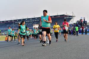 BIB: 504
                            <button type="button" onclick="openModal(10560378)" class="btn btn-primary btn-sm float-right btn-popup" data-toggle="modal" data-target=".modal-high-quality">
                        <i class="fas fa-shopping-cart"></i> Add to Cart
                    </button>
                                            <button type="button" onclick="isThisMe(10560378, true)" class="btn btn-success btn-sm float-right btn-popup btn-isme hidden" data-toggle="tooltip" data-placement="bottom" title="นี่คือรูปของคุณใช่ไหม คลิกที่นี่เพื่อเอาเข้าอัลบั้ม">
                        <i class="fas fa-plus"></i> Add to album
                    </button>
                    <button type="button" onclick="isThisMe(10560378, false)" class="btn btn-warning btn-sm float-right btn-popup btn-isnotme hidden">
                        <i class="fas fa-ban"></i> Remove from album
                    </button>