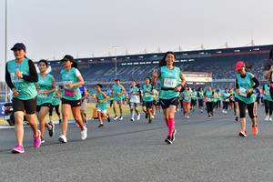 BIB: 529, 52611
                            <button type="button" onclick="openModal(10551500)" class="btn btn-primary btn-sm float-right btn-popup" data-toggle="modal" data-target=".modal-high-quality">
                        <i class="fas fa-shopping-cart"></i> Add to Cart
                    </button>
                                            <button type="button" onclick="isThisMe(10551500, true)" class="btn btn-success btn-sm float-right btn-popup btn-isme hidden" data-toggle="tooltip" data-placement="bottom" title="นี่คือรูปของคุณใช่ไหม คลิกที่นี่เพื่อเอาเข้าอัลบั้ม">
                        <i class="fas fa-plus"></i> Add to album
                    </button>
                    <button type="button" onclick="isThisMe(10551500, false)" class="btn btn-warning btn-sm float-right btn-popup btn-isnotme hidden">
                        <i class="fas fa-ban"></i> Remove from album
                    </button>