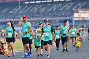 BIB: 50729, 53052
                            <button type="button" onclick="openModal(10564275)" class="btn btn-primary btn-sm float-right btn-popup" data-toggle="modal" data-target=".modal-high-quality">
                        <i class="fas fa-shopping-cart"></i> Add to Cart
                    </button>
                                            <button type="button" onclick="isThisMe(10564275, true)" class="btn btn-success btn-sm float-right btn-popup btn-isme hidden" data-toggle="tooltip" data-placement="bottom" title="นี่คือรูปของคุณใช่ไหม คลิกที่นี่เพื่อเอาเข้าอัลบั้ม">
                        <i class="fas fa-plus"></i> Add to album
                    </button>
                    <button type="button" onclick="isThisMe(10564275, false)" class="btn btn-warning btn-sm float-right btn-popup btn-isnotme hidden">
                        <i class="fas fa-ban"></i> Remove from album
                    </button>