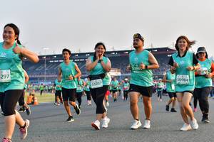 BIB: 5199, 297, 50984, 53257
                            <button type="button" onclick="openModal(10551961)" class="btn btn-primary btn-sm float-right btn-popup" data-toggle="modal" data-target=".modal-high-quality">
                        <i class="fas fa-shopping-cart"></i> Add to Cart
                    </button>
                                            <button type="button" onclick="isThisMe(10551961, true)" class="btn btn-success btn-sm float-right btn-popup btn-isme hidden" data-toggle="tooltip" data-placement="bottom" title="นี่คือรูปของคุณใช่ไหม คลิกที่นี่เพื่อเอาเข้าอัลบั้ม">
                        <i class="fas fa-plus"></i> Add to album
                    </button>
                    <button type="button" onclick="isThisMe(10551961, false)" class="btn btn-warning btn-sm float-right btn-popup btn-isnotme hidden">
                        <i class="fas fa-ban"></i> Remove from album
                    </button>