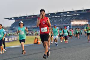 BIB: 52652, 52649
                            <button type="button" onclick="openModal(10561071)" class="btn btn-primary btn-sm float-right btn-popup" data-toggle="modal" data-target=".modal-high-quality">
                        <i class="fas fa-shopping-cart"></i> Add to Cart
                    </button>
                                            <button type="button" onclick="isThisMe(10561071, true)" class="btn btn-success btn-sm float-right btn-popup btn-isme hidden" data-toggle="tooltip" data-placement="bottom" title="นี่คือรูปของคุณใช่ไหม คลิกที่นี่เพื่อเอาเข้าอัลบั้ม">
                        <i class="fas fa-plus"></i> Add to album
                    </button>
                    <button type="button" onclick="isThisMe(10561071, false)" class="btn btn-warning btn-sm float-right btn-popup btn-isnotme hidden">
                        <i class="fas fa-ban"></i> Remove from album
                    </button>