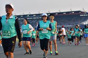 BIB: 1574, 1219, 51323, 1726
                            <button type="button" onclick="openModal(10561385)" class="btn btn-primary btn-sm float-right btn-popup" data-toggle="modal" data-target=".modal-high-quality">
                        <i class="fas fa-shopping-cart"></i> Add to Cart
                    </button>
                                            <button type="button" onclick="isThisMe(10561385, true)" class="btn btn-success btn-sm float-right btn-popup btn-isme hidden" data-toggle="tooltip" data-placement="bottom" title="นี่คือรูปของคุณใช่ไหม คลิกที่นี่เพื่อเอาเข้าอัลบั้ม">
                        <i class="fas fa-plus"></i> Add to album
                    </button>
                    <button type="button" onclick="isThisMe(10561385, false)" class="btn btn-warning btn-sm float-right btn-popup btn-isnotme hidden">
                        <i class="fas fa-ban"></i> Remove from album
                    </button>