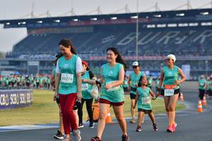 BIB: 80274, 522
                            <button type="button" onclick="openModal(10561204)" class="btn btn-primary btn-sm float-right btn-popup" data-toggle="modal" data-target=".modal-high-quality">
                        <i class="fas fa-shopping-cart"></i> Add to Cart
                    </button>
                                            <button type="button" onclick="isThisMe(10561204, true)" class="btn btn-success btn-sm float-right btn-popup btn-isme hidden" data-toggle="tooltip" data-placement="bottom" title="นี่คือรูปของคุณใช่ไหม คลิกที่นี่เพื่อเอาเข้าอัลบั้ม">
                        <i class="fas fa-plus"></i> Add to album
                    </button>
                    <button type="button" onclick="isThisMe(10561204, false)" class="btn btn-warning btn-sm float-right btn-popup btn-isnotme hidden">
                        <i class="fas fa-ban"></i> Remove from album
                    </button>