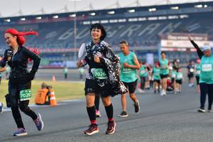 BIB: 7026, 70281
                            <button type="button" onclick="openModal(10564616)" class="btn btn-primary btn-sm float-right btn-popup" data-toggle="modal" data-target=".modal-high-quality">
                        <i class="fas fa-shopping-cart"></i> Add to Cart
                    </button>
                                            <button type="button" onclick="isThisMe(10564616, true)" class="btn btn-success btn-sm float-right btn-popup btn-isme hidden" data-toggle="tooltip" data-placement="bottom" title="นี่คือรูปของคุณใช่ไหม คลิกที่นี่เพื่อเอาเข้าอัลบั้ม">
                        <i class="fas fa-plus"></i> Add to album
                    </button>
                    <button type="button" onclick="isThisMe(10564616, false)" class="btn btn-warning btn-sm float-right btn-popup btn-isnotme hidden">
                        <i class="fas fa-ban"></i> Remove from album
                    </button>