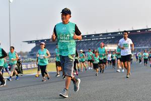 BIB: 50165
                            <button type="button" onclick="openModal(10549240)" class="btn btn-primary btn-sm float-right btn-popup" data-toggle="modal" data-target=".modal-high-quality">
                        <i class="fas fa-shopping-cart"></i> Add to Cart
                    </button>
                                            <button type="button" onclick="isThisMe(10549240, true)" class="btn btn-success btn-sm float-right btn-popup btn-isme hidden" data-toggle="tooltip" data-placement="bottom" title="นี่คือรูปของคุณใช่ไหม คลิกที่นี่เพื่อเอาเข้าอัลบั้ม">
                        <i class="fas fa-plus"></i> Add to album
                    </button>
                    <button type="button" onclick="isThisMe(10549240, false)" class="btn btn-warning btn-sm float-right btn-popup btn-isnotme hidden">
                        <i class="fas fa-ban"></i> Remove from album
                    </button>