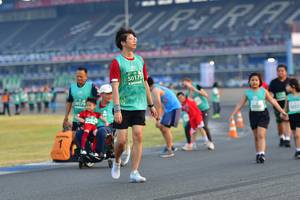 BIB: 50171, 0170
                            <button type="button" onclick="openModal(10564658)" class="btn btn-primary btn-sm float-right btn-popup" data-toggle="modal" data-target=".modal-high-quality">
                        <i class="fas fa-shopping-cart"></i> Add to Cart
                    </button>
                                            <button type="button" onclick="isThisMe(10564658, true)" class="btn btn-success btn-sm float-right btn-popup btn-isme hidden" data-toggle="tooltip" data-placement="bottom" title="นี่คือรูปของคุณใช่ไหม คลิกที่นี่เพื่อเอาเข้าอัลบั้ม">
                        <i class="fas fa-plus"></i> Add to album
                    </button>
                    <button type="button" onclick="isThisMe(10564658, false)" class="btn btn-warning btn-sm float-right btn-popup btn-isnotme hidden">
                        <i class="fas fa-ban"></i> Remove from album
                    </button>