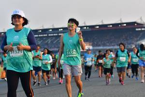 BIB: 51323, 51726
                            <button type="button" onclick="openModal(10561382)" class="btn btn-primary btn-sm float-right btn-popup" data-toggle="modal" data-target=".modal-high-quality">
                        <i class="fas fa-shopping-cart"></i> Add to Cart
                    </button>
                                            <button type="button" onclick="isThisMe(10561382, true)" class="btn btn-success btn-sm float-right btn-popup btn-isme hidden" data-toggle="tooltip" data-placement="bottom" title="นี่คือรูปของคุณใช่ไหม คลิกที่นี่เพื่อเอาเข้าอัลบั้ม">
                        <i class="fas fa-plus"></i> Add to album
                    </button>
                    <button type="button" onclick="isThisMe(10561382, false)" class="btn btn-warning btn-sm float-right btn-popup btn-isnotme hidden">
                        <i class="fas fa-ban"></i> Remove from album
                    </button>