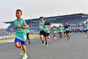 BIB: 5289, 50055
                            <button type="button" onclick="openModal(10537654)" class="btn btn-primary btn-sm float-right btn-popup" data-toggle="modal" data-target=".modal-high-quality">
                        <i class="fas fa-shopping-cart"></i> Add to Cart
                    </button>
                                            <button type="button" onclick="isThisMe(10537654, true)" class="btn btn-success btn-sm float-right btn-popup btn-isme hidden" data-toggle="tooltip" data-placement="bottom" title="นี่คือรูปของคุณใช่ไหม คลิกที่นี่เพื่อเอาเข้าอัลบั้ม">
                        <i class="fas fa-plus"></i> Add to album
                    </button>
                    <button type="button" onclick="isThisMe(10537654, false)" class="btn btn-warning btn-sm float-right btn-popup btn-isnotme hidden">
                        <i class="fas fa-ban"></i> Remove from album
                    </button>