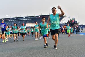 BIB: 50396
                            <button type="button" onclick="openModal(10550305)" class="btn btn-primary btn-sm float-right btn-popup" data-toggle="modal" data-target=".modal-high-quality">
                        <i class="fas fa-shopping-cart"></i> Add to Cart
                    </button>
                                            <button type="button" onclick="isThisMe(10550305, true)" class="btn btn-success btn-sm float-right btn-popup btn-isme hidden" data-toggle="tooltip" data-placement="bottom" title="นี่คือรูปของคุณใช่ไหม คลิกที่นี่เพื่อเอาเข้าอัลบั้ม">
                        <i class="fas fa-plus"></i> Add to album
                    </button>
                    <button type="button" onclick="isThisMe(10550305, false)" class="btn btn-warning btn-sm float-right btn-popup btn-isnotme hidden">
                        <i class="fas fa-ban"></i> Remove from album
                    </button>