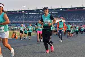 BIB: 833, 389
                            <button type="button" onclick="openModal(10561536)" class="btn btn-primary btn-sm float-right btn-popup" data-toggle="modal" data-target=".modal-high-quality">
                        <i class="fas fa-shopping-cart"></i> Add to Cart
                    </button>
                                            <button type="button" onclick="isThisMe(10561536, true)" class="btn btn-success btn-sm float-right btn-popup btn-isme hidden" data-toggle="tooltip" data-placement="bottom" title="นี่คือรูปของคุณใช่ไหม คลิกที่นี่เพื่อเอาเข้าอัลบั้ม">
                        <i class="fas fa-plus"></i> Add to album
                    </button>
                    <button type="button" onclick="isThisMe(10561536, false)" class="btn btn-warning btn-sm float-right btn-popup btn-isnotme hidden">
                        <i class="fas fa-ban"></i> Remove from album
                    </button>