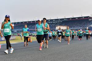 BIB: 52622, 52522
                            <button type="button" onclick="openModal(10560136)" class="btn btn-primary btn-sm float-right btn-popup" data-toggle="modal" data-target=".modal-high-quality">
                        <i class="fas fa-shopping-cart"></i> Add to Cart
                    </button>
                                            <button type="button" onclick="isThisMe(10560136, true)" class="btn btn-success btn-sm float-right btn-popup btn-isme hidden" data-toggle="tooltip" data-placement="bottom" title="นี่คือรูปของคุณใช่ไหม คลิกที่นี่เพื่อเอาเข้าอัลบั้ม">
                        <i class="fas fa-plus"></i> Add to album
                    </button>
                    <button type="button" onclick="isThisMe(10560136, false)" class="btn btn-warning btn-sm float-right btn-popup btn-isnotme hidden">
                        <i class="fas fa-ban"></i> Remove from album
                    </button>