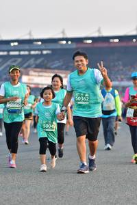 BIB: 50362, 0995, 698, 50049
                            <button type="button" onclick="openModal(10563169)" class="btn btn-primary btn-sm float-right btn-popup" data-toggle="modal" data-target=".modal-high-quality">
                        <i class="fas fa-shopping-cart"></i> Add to Cart
                    </button>
                                            <button type="button" onclick="isThisMe(10563169, true)" class="btn btn-success btn-sm float-right btn-popup btn-isme hidden" data-toggle="tooltip" data-placement="bottom" title="นี่คือรูปของคุณใช่ไหม คลิกที่นี่เพื่อเอาเข้าอัลบั้ม">
                        <i class="fas fa-plus"></i> Add to album
                    </button>
                    <button type="button" onclick="isThisMe(10563169, false)" class="btn btn-warning btn-sm float-right btn-popup btn-isnotme hidden">
                        <i class="fas fa-ban"></i> Remove from album
                    </button>