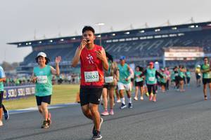 BIB: 52649, 52652
                            <button type="button" onclick="openModal(10561075)" class="btn btn-primary btn-sm float-right btn-popup" data-toggle="modal" data-target=".modal-high-quality">
                        <i class="fas fa-shopping-cart"></i> Add to Cart
                    </button>
                                            <button type="button" onclick="isThisMe(10561075, true)" class="btn btn-success btn-sm float-right btn-popup btn-isme hidden" data-toggle="tooltip" data-placement="bottom" title="นี่คือรูปของคุณใช่ไหม คลิกที่นี่เพื่อเอาเข้าอัลบั้ม">
                        <i class="fas fa-plus"></i> Add to album
                    </button>
                    <button type="button" onclick="isThisMe(10561075, false)" class="btn btn-warning btn-sm float-right btn-popup btn-isnotme hidden">
                        <i class="fas fa-ban"></i> Remove from album
                    </button>