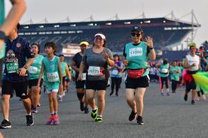 BIB: 51080, 52059, 3282, 50773, 52254, 
                            <button type="button" onclick="openModal(10561731)" class="btn btn-primary btn-sm float-right btn-popup" data-toggle="modal" data-target=".modal-high-quality">
                        <i class="fas fa-shopping-cart"></i> Add to Cart
                    </button>
                                            <button type="button" onclick="isThisMe(10561731, true)" class="btn btn-success btn-sm float-right btn-popup btn-isme hidden" data-toggle="tooltip" data-placement="bottom" title="นี่คือรูปของคุณใช่ไหม คลิกที่นี่เพื่อเอาเข้าอัลบั้ม">
                        <i class="fas fa-plus"></i> Add to album
                    </button>
                    <button type="button" onclick="isThisMe(10561731, false)" class="btn btn-warning btn-sm float-right btn-popup btn-isnotme hidden">
                        <i class="fas fa-ban"></i> Remove from album
                    </button>