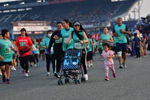 BIB: 413, 7081, 5064, 0135
                            <button type="button" onclick="openModal(10562850)" class="btn btn-primary btn-sm float-right btn-popup" data-toggle="modal" data-target=".modal-high-quality">
                        <i class="fas fa-shopping-cart"></i> Add to Cart
                    </button>
                                            <button type="button" onclick="isThisMe(10562850, true)" class="btn btn-success btn-sm float-right btn-popup btn-isme hidden" data-toggle="tooltip" data-placement="bottom" title="นี่คือรูปของคุณใช่ไหม คลิกที่นี่เพื่อเอาเข้าอัลบั้ม">
                        <i class="fas fa-plus"></i> Add to album
                    </button>
                    <button type="button" onclick="isThisMe(10562850, false)" class="btn btn-warning btn-sm float-right btn-popup btn-isnotme hidden">
                        <i class="fas fa-ban"></i> Remove from album
                    </button>