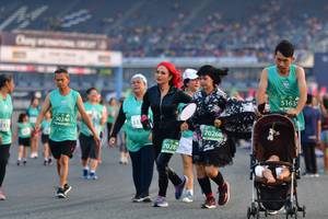 BIB: 5163, 533, 50246, 70268, 7028
                            <button type="button" onclick="openModal(10564603)" class="btn btn-primary btn-sm float-right btn-popup" data-toggle="modal" data-target=".modal-high-quality">
                        <i class="fas fa-shopping-cart"></i> Add to Cart
                    </button>
                                            <button type="button" onclick="isThisMe(10564603, true)" class="btn btn-success btn-sm float-right btn-popup btn-isme hidden" data-toggle="tooltip" data-placement="bottom" title="นี่คือรูปของคุณใช่ไหม คลิกที่นี่เพื่อเอาเข้าอัลบั้ม">
                        <i class="fas fa-plus"></i> Add to album
                    </button>
                    <button type="button" onclick="isThisMe(10564603, false)" class="btn btn-warning btn-sm float-right btn-popup btn-isnotme hidden">
                        <i class="fas fa-ban"></i> Remove from album
                    </button>