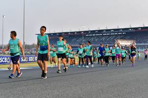 BIB: 1747, 1847, 52219
                            <button type="button" onclick="openModal(10561001)" class="btn btn-primary btn-sm float-right btn-popup" data-toggle="modal" data-target=".modal-high-quality">
                        <i class="fas fa-shopping-cart"></i> Add to Cart
                    </button>
                                            <button type="button" onclick="isThisMe(10561001, true)" class="btn btn-success btn-sm float-right btn-popup btn-isme hidden" data-toggle="tooltip" data-placement="bottom" title="นี่คือรูปของคุณใช่ไหม คลิกที่นี่เพื่อเอาเข้าอัลบั้ม">
                        <i class="fas fa-plus"></i> Add to album
                    </button>
                    <button type="button" onclick="isThisMe(10561001, false)" class="btn btn-warning btn-sm float-right btn-popup btn-isnotme hidden">
                        <i class="fas fa-ban"></i> Remove from album
                    </button>