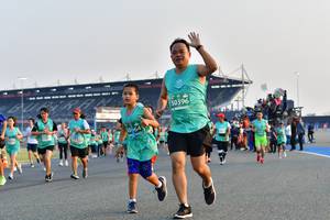 BIB: 50396
                            <button type="button" onclick="openModal(10550301)" class="btn btn-primary btn-sm float-right btn-popup" data-toggle="modal" data-target=".modal-high-quality">
                        <i class="fas fa-shopping-cart"></i> Add to Cart
                    </button>
                                            <button type="button" onclick="isThisMe(10550301, true)" class="btn btn-success btn-sm float-right btn-popup btn-isme hidden" data-toggle="tooltip" data-placement="bottom" title="นี่คือรูปของคุณใช่ไหม คลิกที่นี่เพื่อเอาเข้าอัลบั้ม">
                        <i class="fas fa-plus"></i> Add to album
                    </button>
                    <button type="button" onclick="isThisMe(10550301, false)" class="btn btn-warning btn-sm float-right btn-popup btn-isnotme hidden">
                        <i class="fas fa-ban"></i> Remove from album
                    </button>