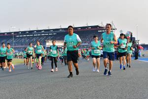 BIB: 51945, 50253
                            <button type="button" onclick="openModal(10550665)" class="btn btn-primary btn-sm float-right btn-popup" data-toggle="modal" data-target=".modal-high-quality">
                        <i class="fas fa-shopping-cart"></i> Add to Cart
                    </button>
                                            <button type="button" onclick="isThisMe(10550665, true)" class="btn btn-success btn-sm float-right btn-popup btn-isme hidden" data-toggle="tooltip" data-placement="bottom" title="นี่คือรูปของคุณใช่ไหม คลิกที่นี่เพื่อเอาเข้าอัลบั้ม">
                        <i class="fas fa-plus"></i> Add to album
                    </button>
                    <button type="button" onclick="isThisMe(10550665, false)" class="btn btn-warning btn-sm float-right btn-popup btn-isnotme hidden">
                        <i class="fas fa-ban"></i> Remove from album
                    </button>