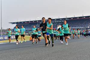 BIB: 15152, 1822
                            <button type="button" onclick="openModal(10559381)" class="btn btn-primary btn-sm float-right btn-popup" data-toggle="modal" data-target=".modal-high-quality">
                        <i class="fas fa-shopping-cart"></i> Add to Cart
                    </button>
                                            <button type="button" onclick="isThisMe(10559381, true)" class="btn btn-success btn-sm float-right btn-popup btn-isme hidden" data-toggle="tooltip" data-placement="bottom" title="นี่คือรูปของคุณใช่ไหม คลิกที่นี่เพื่อเอาเข้าอัลบั้ม">
                        <i class="fas fa-plus"></i> Add to album
                    </button>
                    <button type="button" onclick="isThisMe(10559381, false)" class="btn btn-warning btn-sm float-right btn-popup btn-isnotme hidden">
                        <i class="fas fa-ban"></i> Remove from album
                    </button>