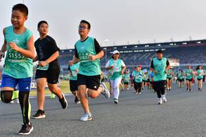 BIB: 51555, 51822
                            <button type="button" onclick="openModal(10559419)" class="btn btn-primary btn-sm float-right btn-popup" data-toggle="modal" data-target=".modal-high-quality">
                        <i class="fas fa-shopping-cart"></i> Add to Cart
                    </button>
                                            <button type="button" onclick="isThisMe(10559419, true)" class="btn btn-success btn-sm float-right btn-popup btn-isme hidden" data-toggle="tooltip" data-placement="bottom" title="นี่คือรูปของคุณใช่ไหม คลิกที่นี่เพื่อเอาเข้าอัลบั้ม">
                        <i class="fas fa-plus"></i> Add to album
                    </button>
                    <button type="button" onclick="isThisMe(10559419, false)" class="btn btn-warning btn-sm float-right btn-popup btn-isnotme hidden">
                        <i class="fas fa-ban"></i> Remove from album
                    </button>