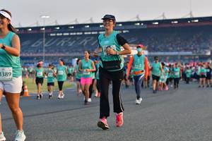 BIB: 3389
                            <button type="button" onclick="openModal(10561534)" class="btn btn-primary btn-sm float-right btn-popup" data-toggle="modal" data-target=".modal-high-quality">
                        <i class="fas fa-shopping-cart"></i> Add to Cart
                    </button>
                                            <button type="button" onclick="isThisMe(10561534, true)" class="btn btn-success btn-sm float-right btn-popup btn-isme hidden" data-toggle="tooltip" data-placement="bottom" title="นี่คือรูปของคุณใช่ไหม คลิกที่นี่เพื่อเอาเข้าอัลบั้ม">
                        <i class="fas fa-plus"></i> Add to album
                    </button>
                    <button type="button" onclick="isThisMe(10561534, false)" class="btn btn-warning btn-sm float-right btn-popup btn-isnotme hidden">
                        <i class="fas fa-ban"></i> Remove from album
                    </button>